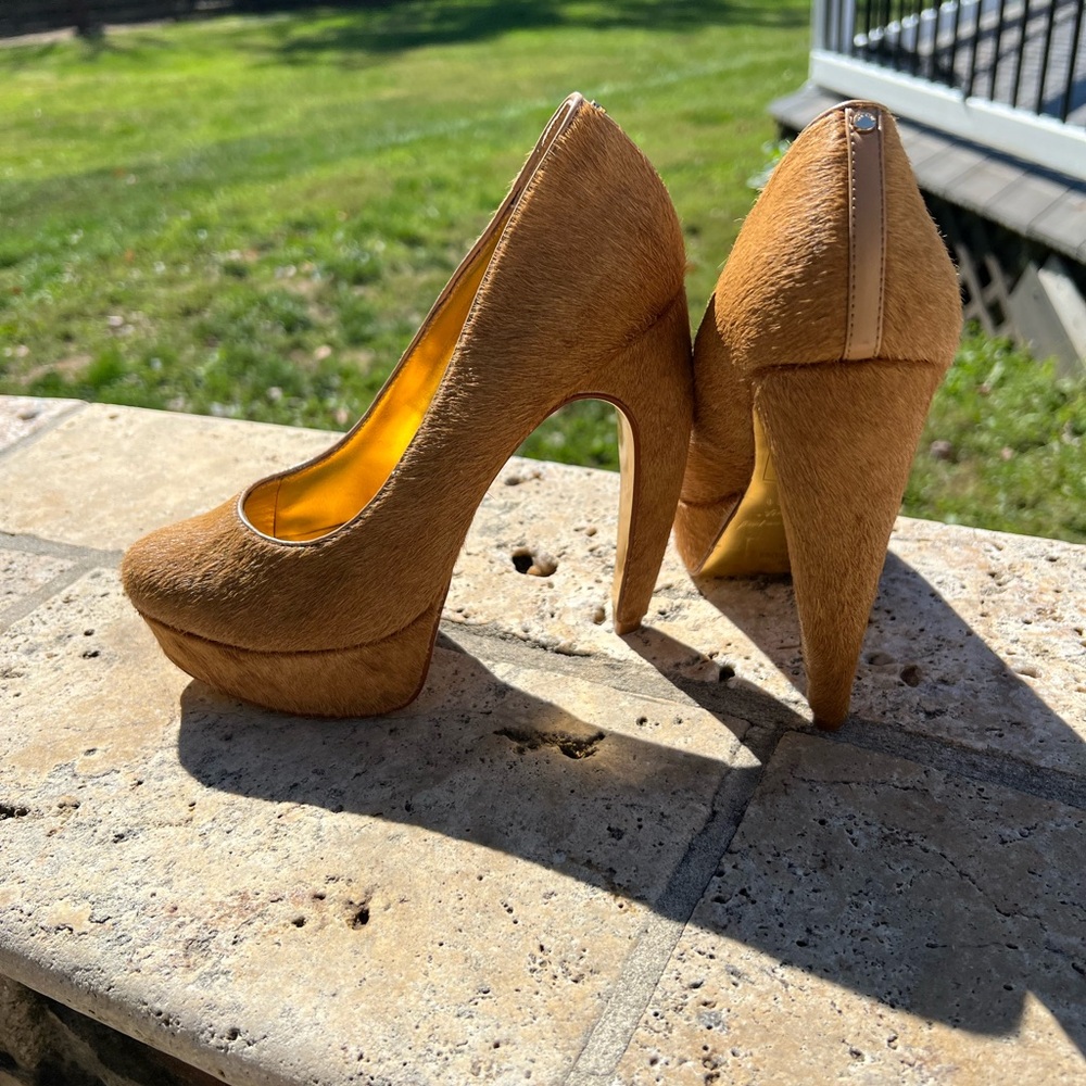 TED BAKER LONDON Y2K womens platform Pony Style Calfskin Heels sz 6